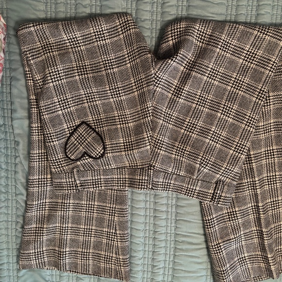 Use juicy couture slacks lined in pink satin - Picture 3 of 3